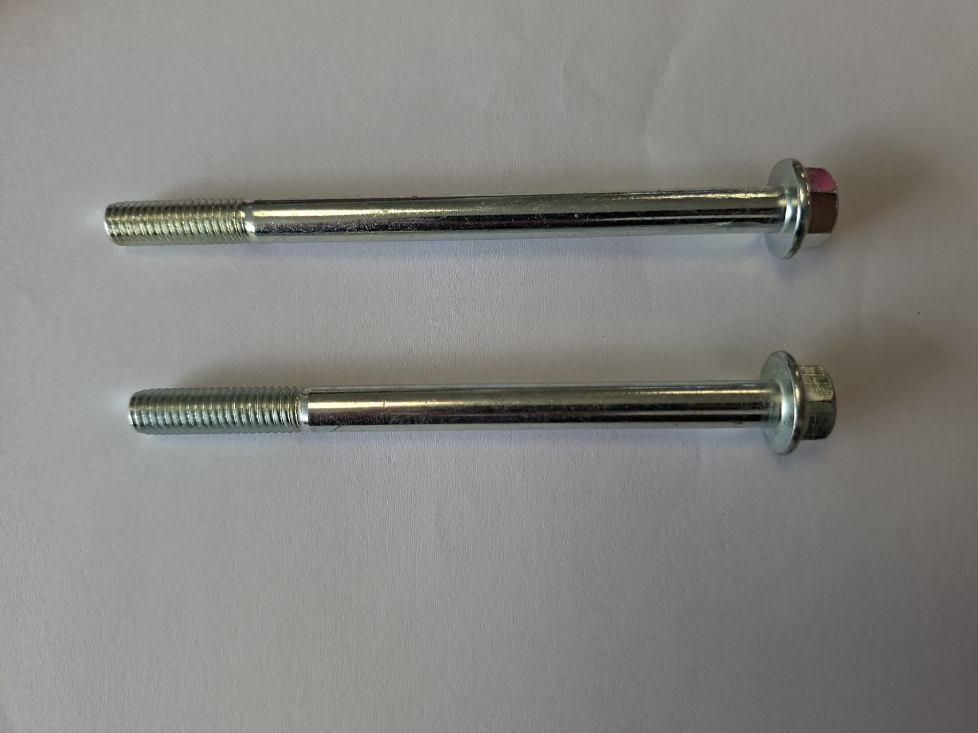 Engine bolts