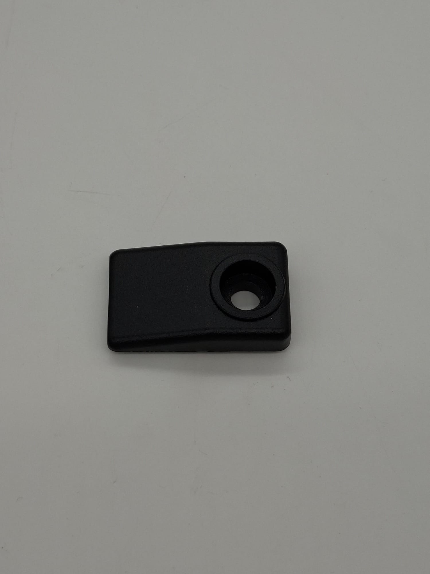 KP125 SWINGARM END CAP