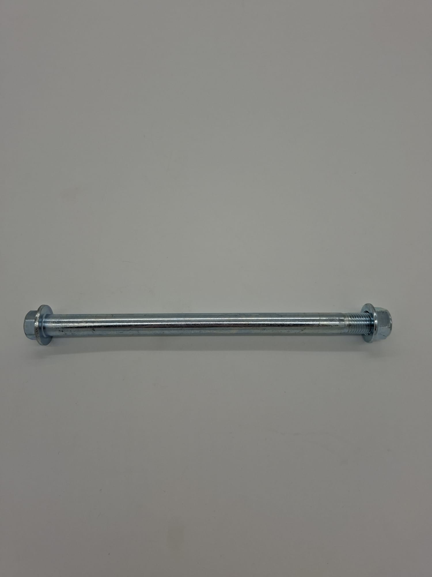 KP125 SWINGARM SPINDLE